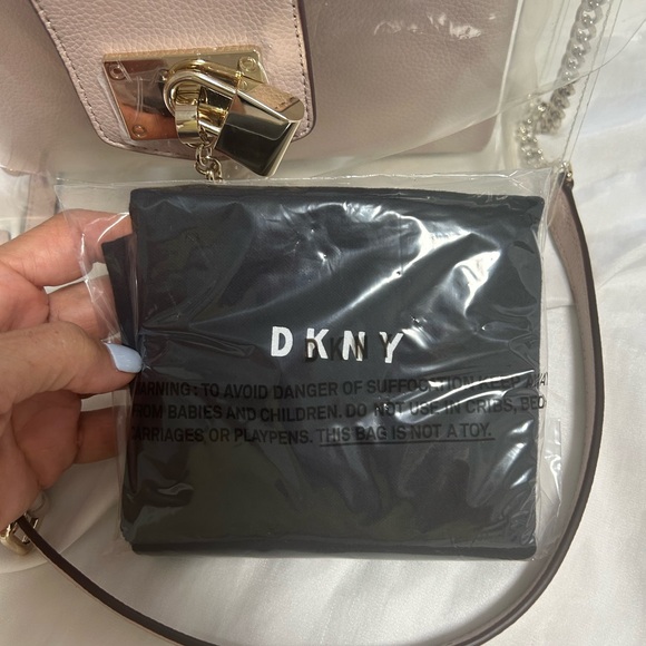 DKNY clear and pink nude small shoulder bag. - Picture 16 of 17